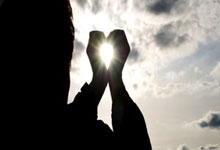 虎扑体育：[天下足球]哈兰德破门 曼城战平水晶宫.